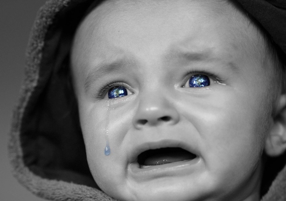 crying-baby-2708380_960_720