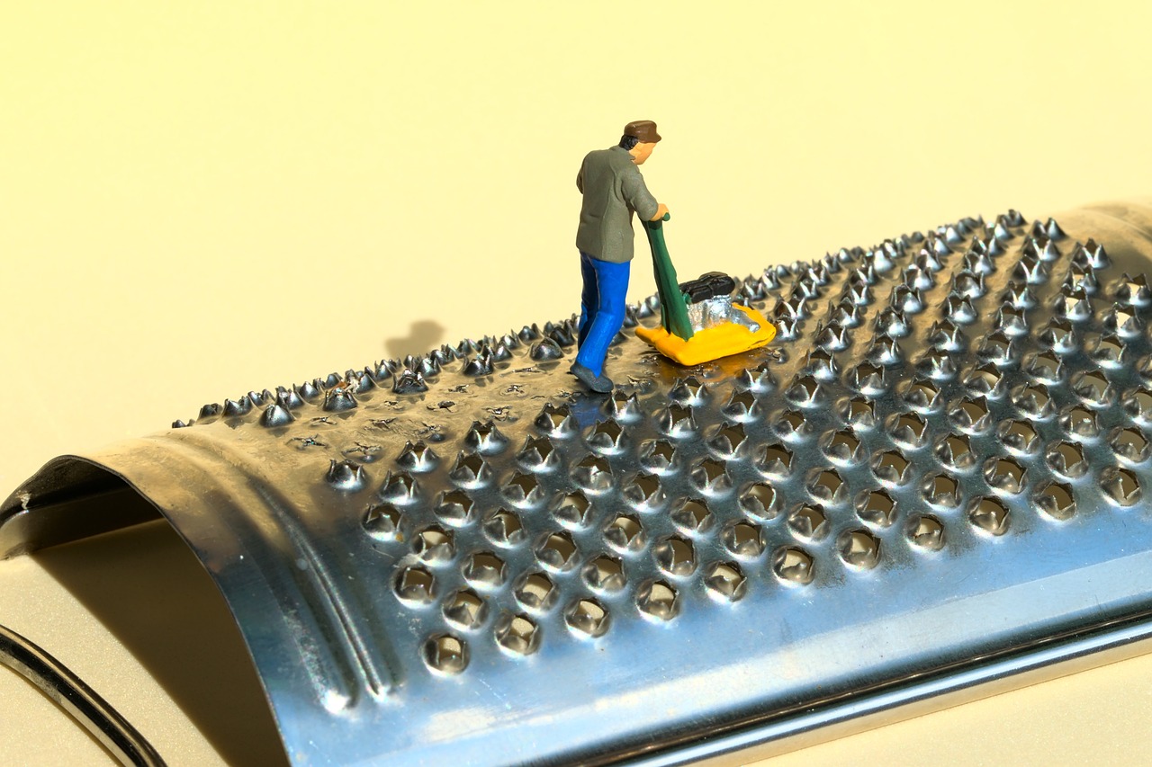 miniature-figures-6601680_1280
