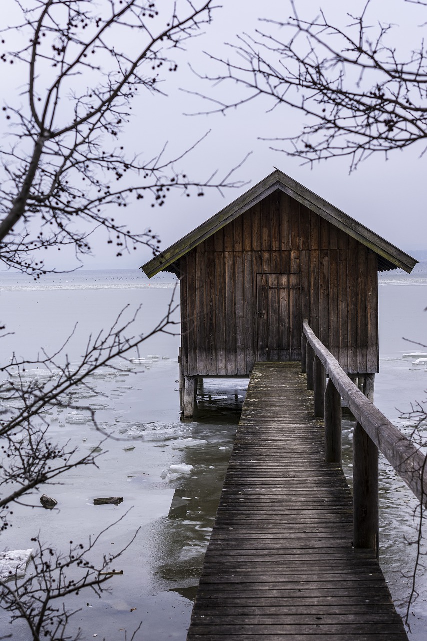 boat-house-2078564_1280