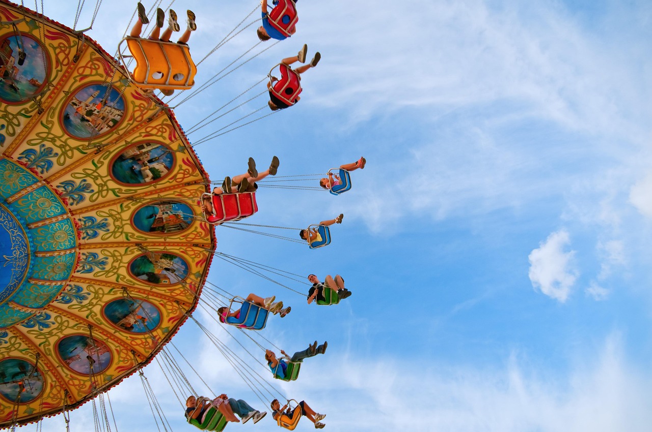 amusement-park-1594958_1280