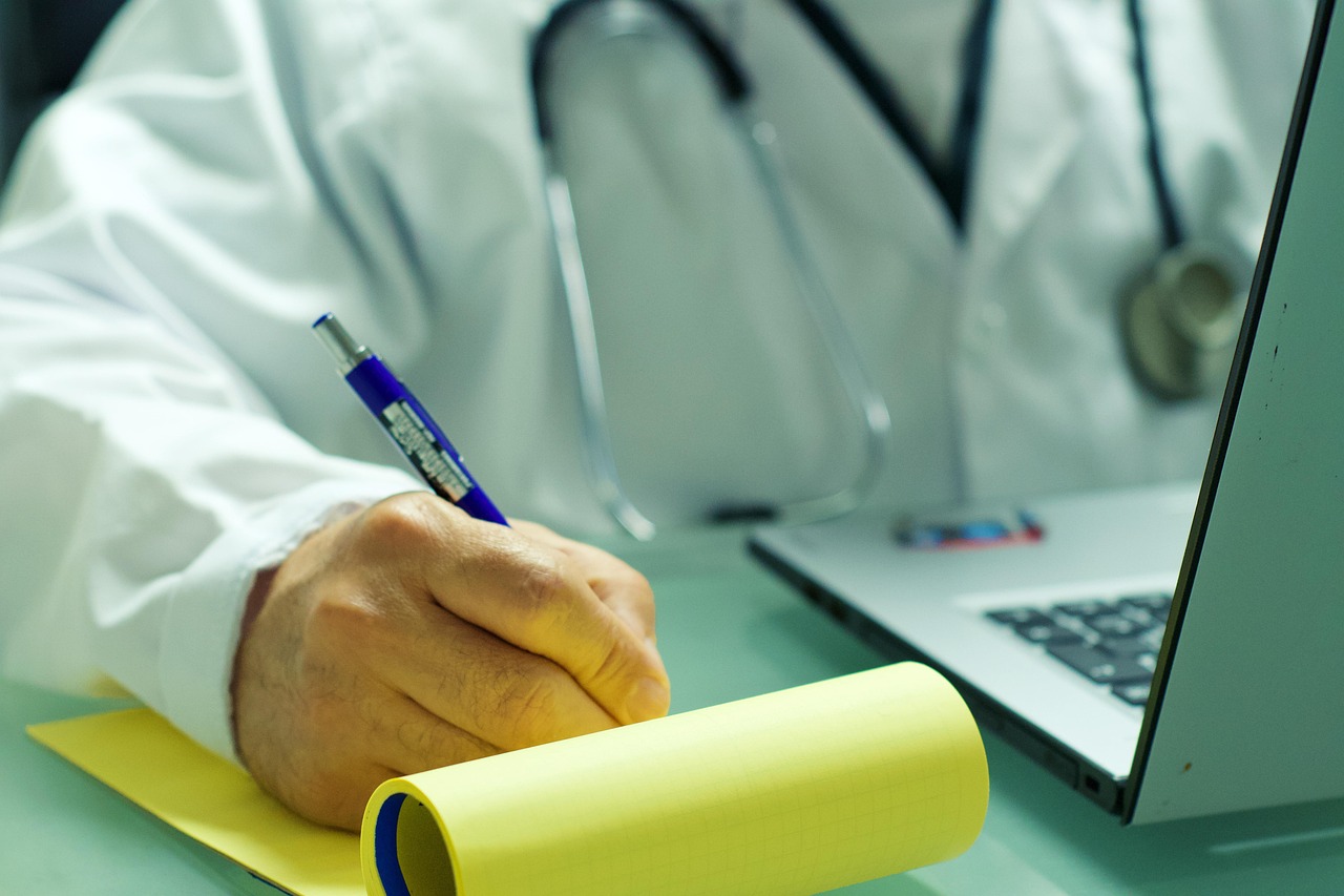 doctor-6497496_1280
