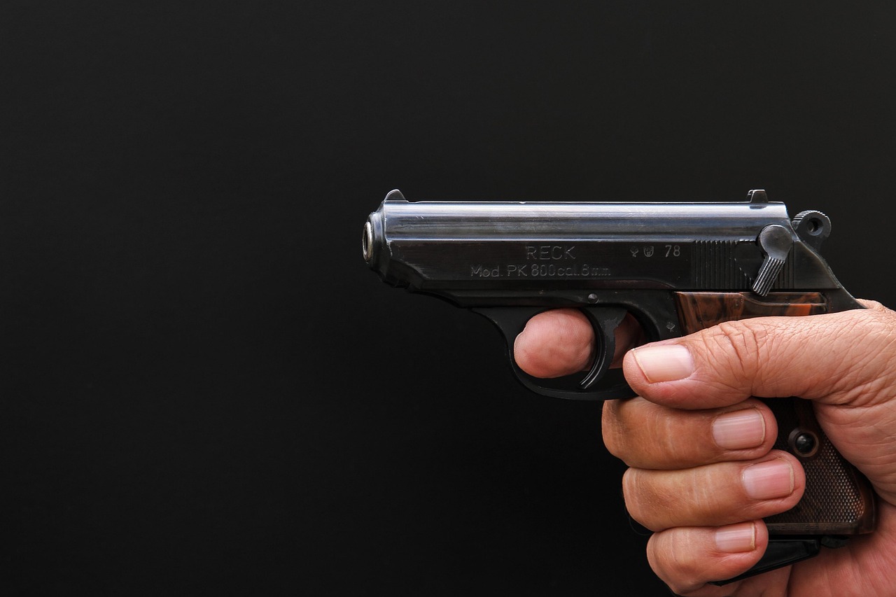 pistol-2515496_1280