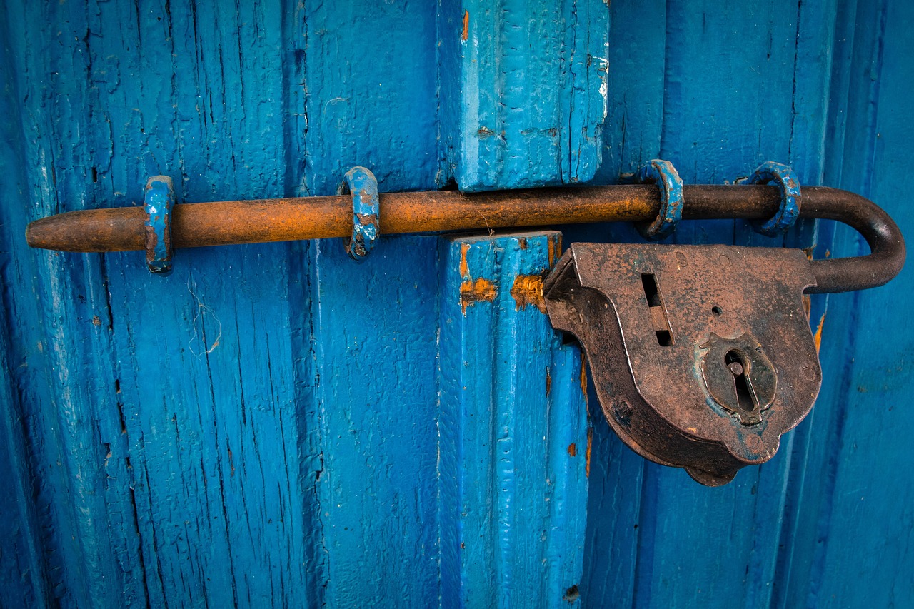 door-1587863_1280