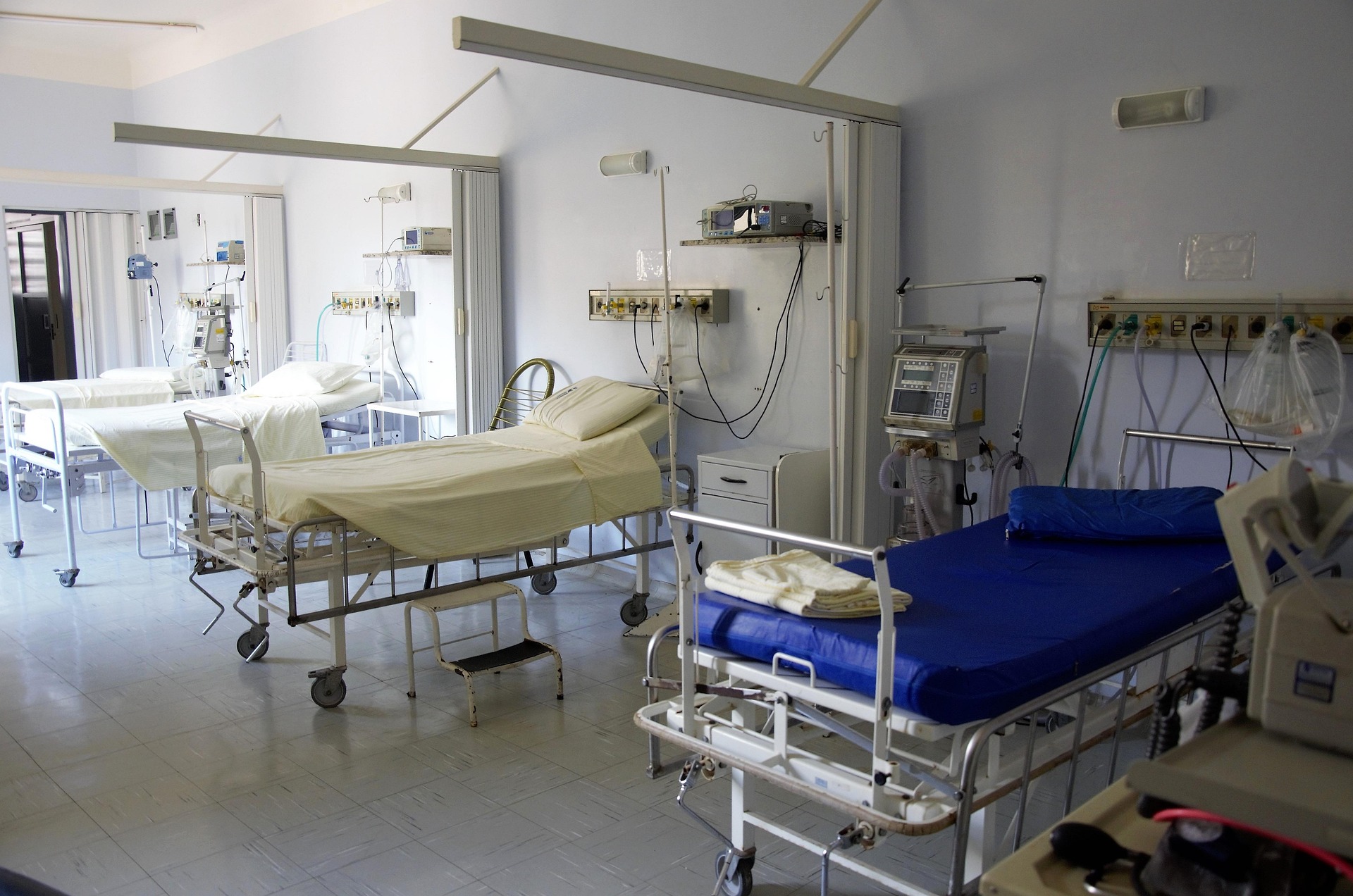 1662222-hospital-1802679_1920